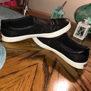 Dr Shohls  pull on black slip inside